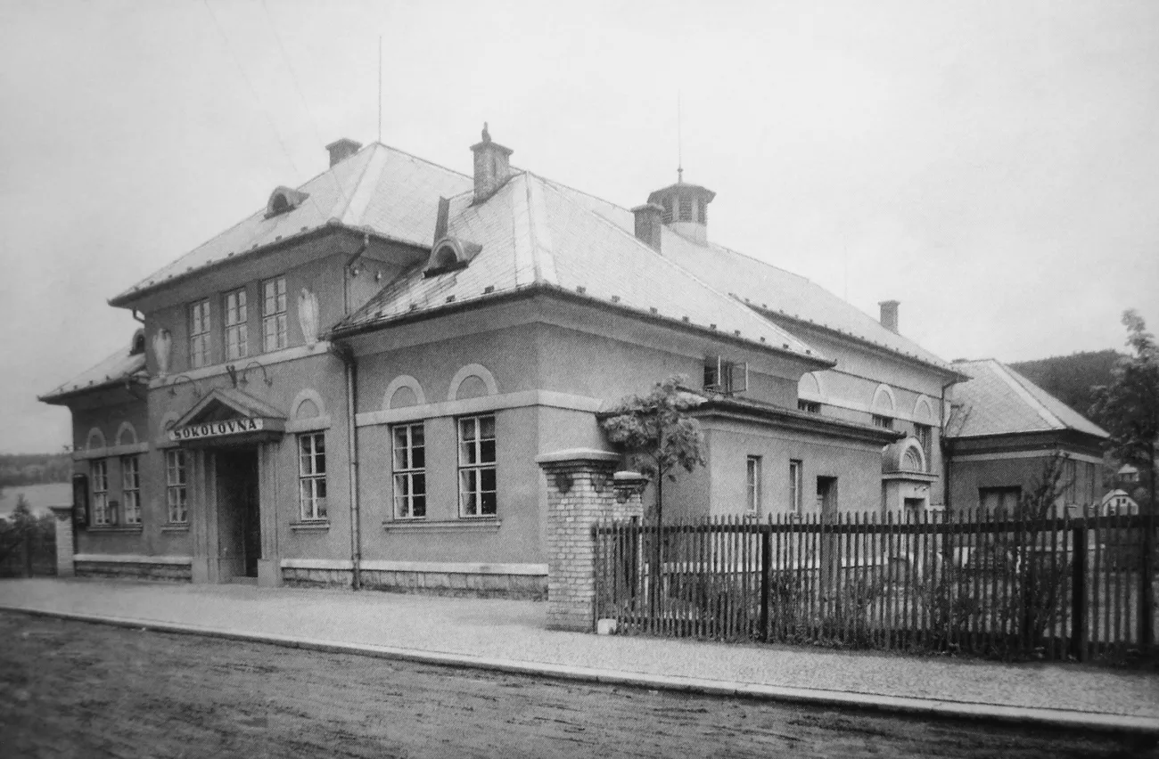 Sokolovna Kerhartice